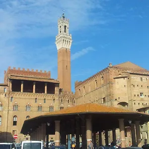 Al Mercato 2*, Siena Italia